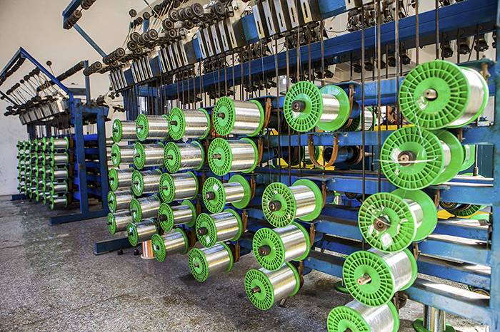 銅絞線和(hé)銅編織帶分(fēn)别應用(yòng)在哪裡(lǐ)？